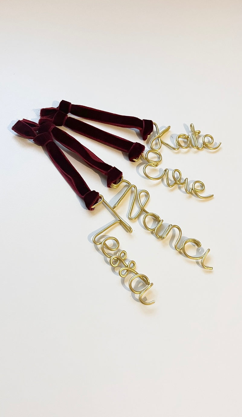 Elegant wire decoration